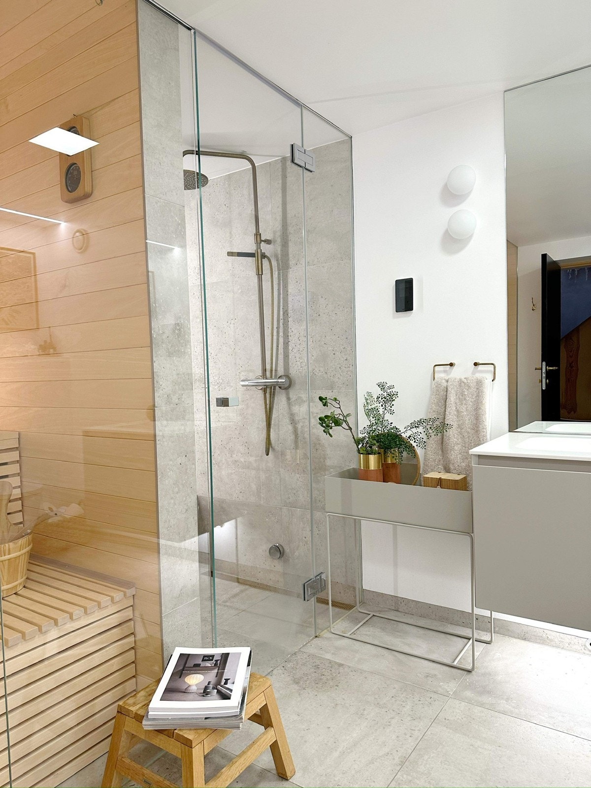 E9CAAF41-CE82-4C17-863E-0C9DC195E5B0 Galleribilde