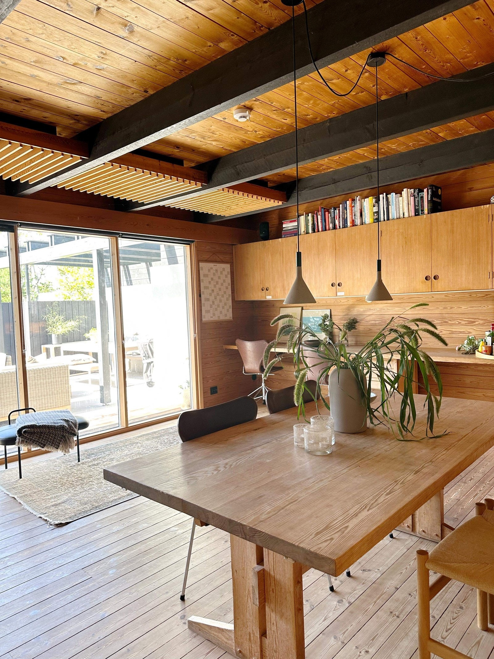 Fra spisestuen med dør ut til platting Galleribilde