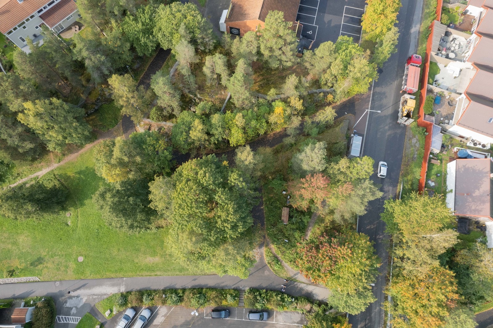 Spennende tomt med utviklingspotensiale på Holmlia Galleribilde