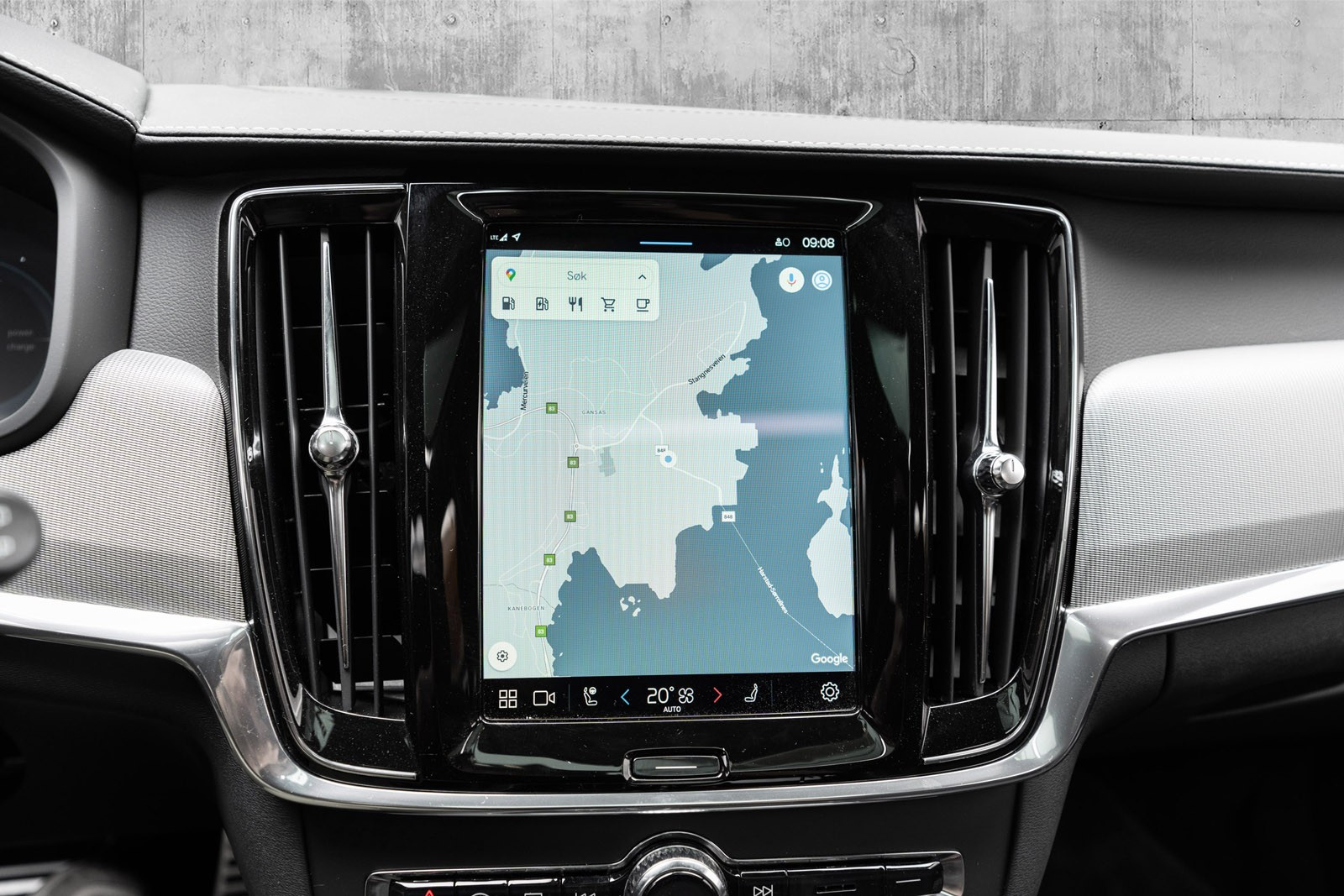 Google Maps er integrert i bilen
