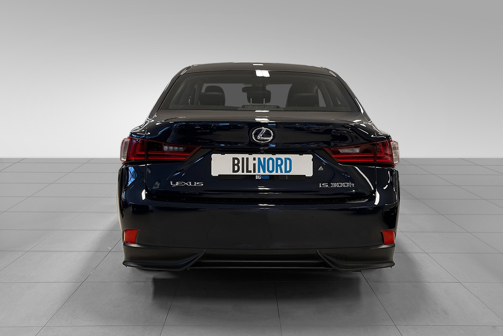 Nydelig Lexus IS  300 h Hybrid i farge blå met. Bi Xenon hovedlys