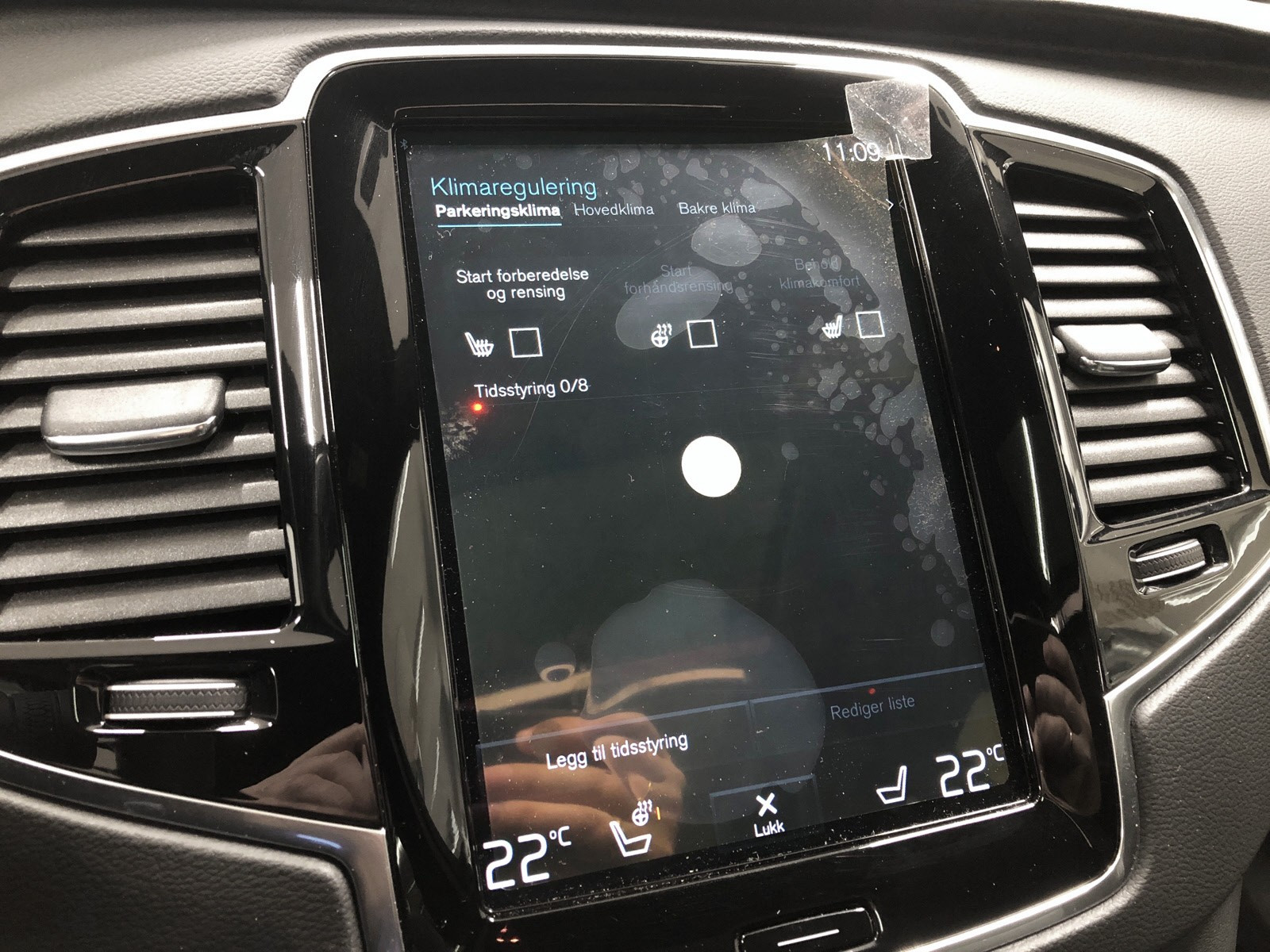 Tidstyring av parkeringsklima via din smarttelefon eller direkte i bilen