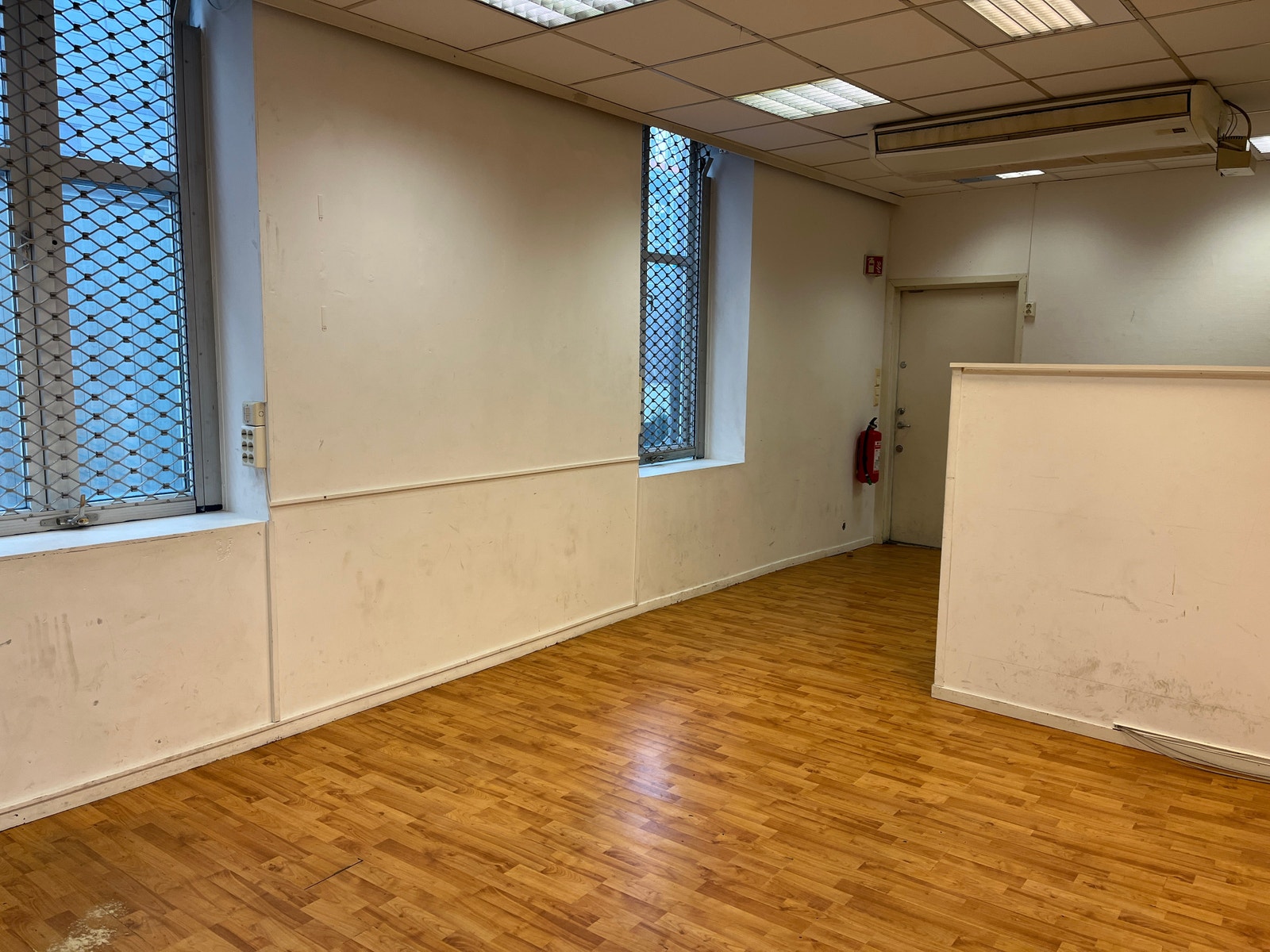Kontordel inn mot båkgård Galleribilde