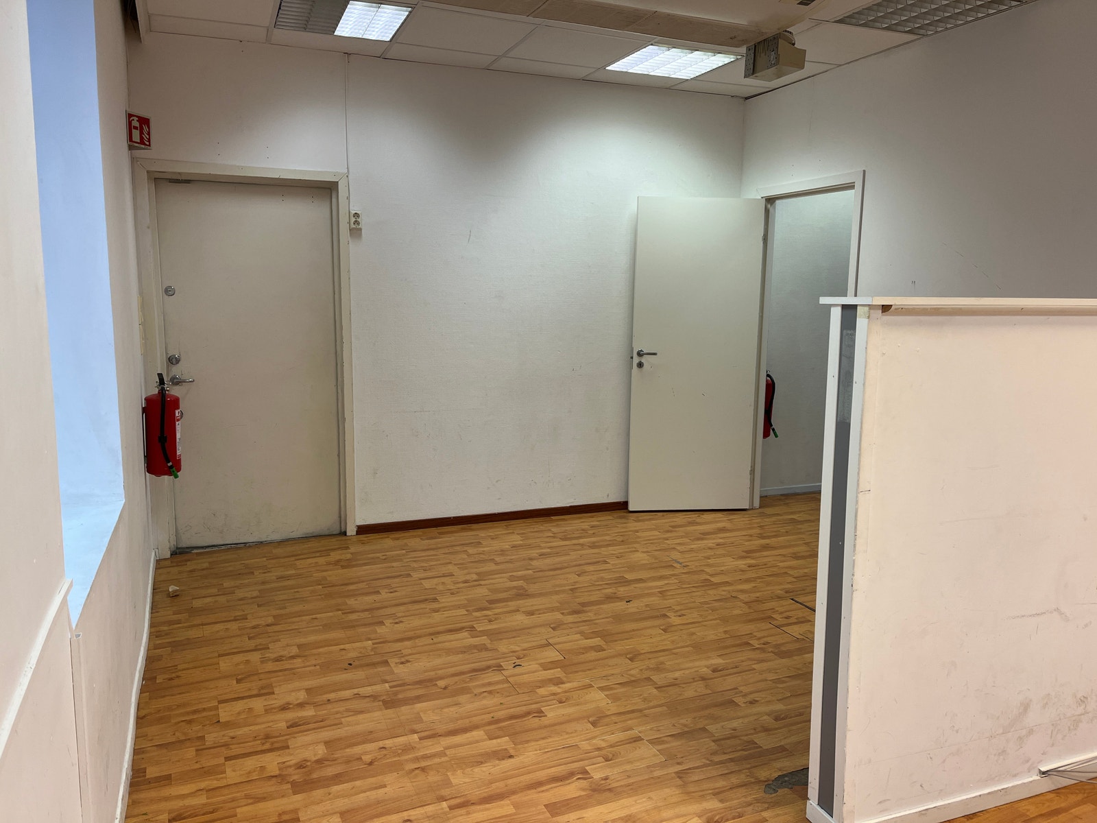 Kontordel inn mot bakgård Galleribilde