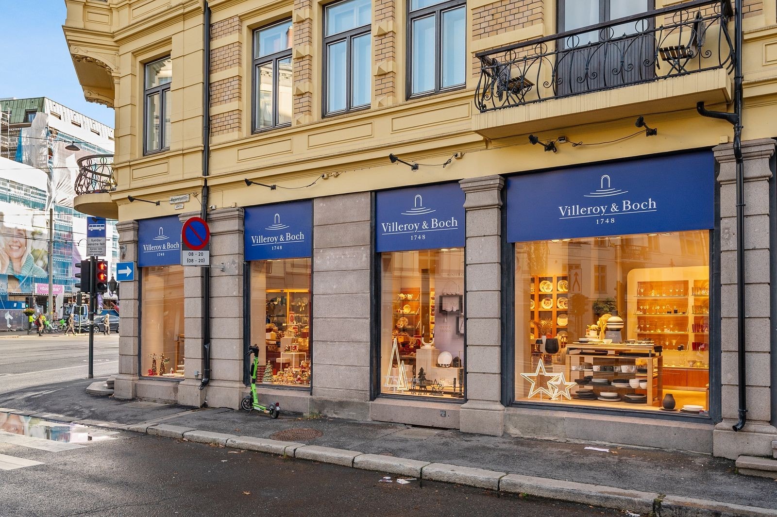 Lokalet har store utstillingsvinduer Galleribilde