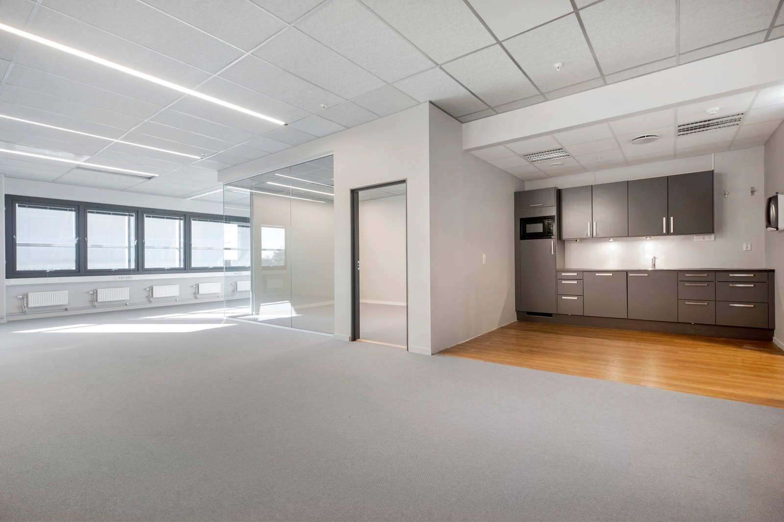 Åpent areal med møterom - areal B Galleribilde