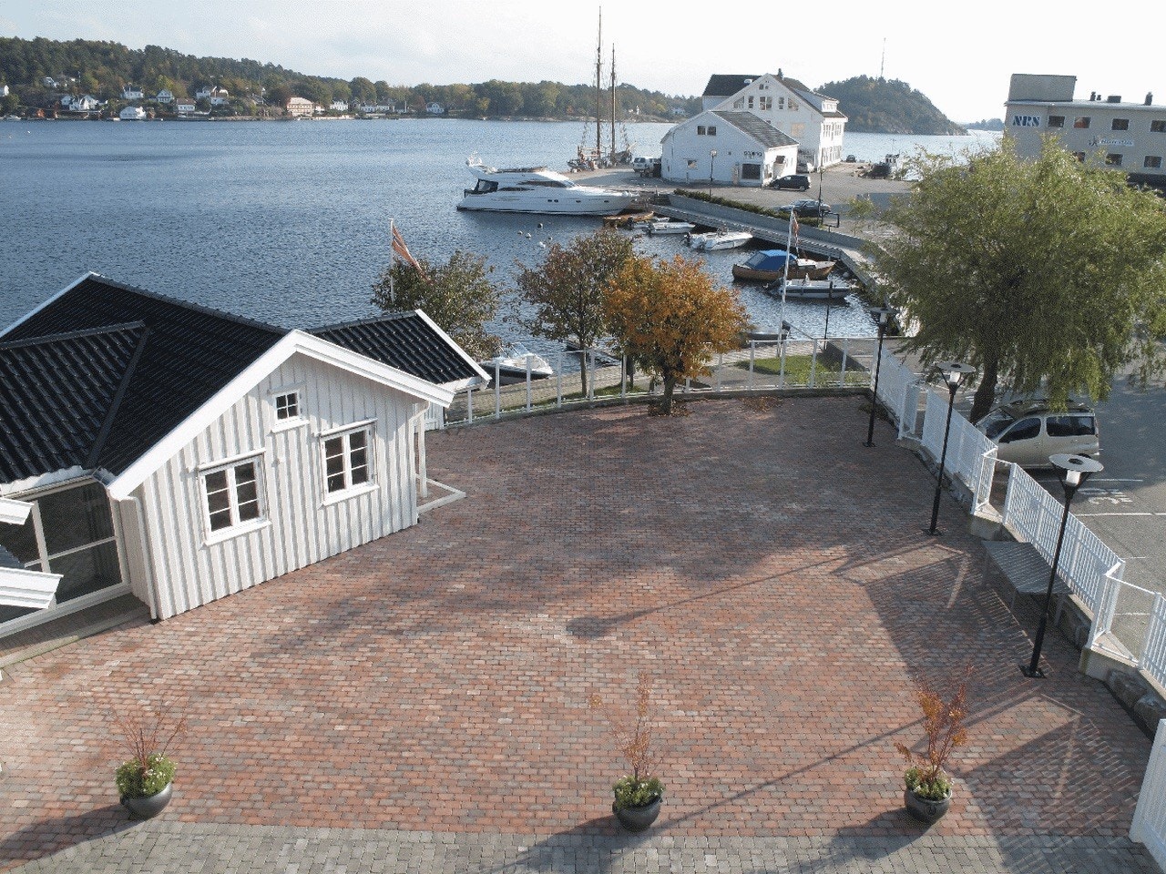Felles gårdsplass med flott utsikt Galleribilde