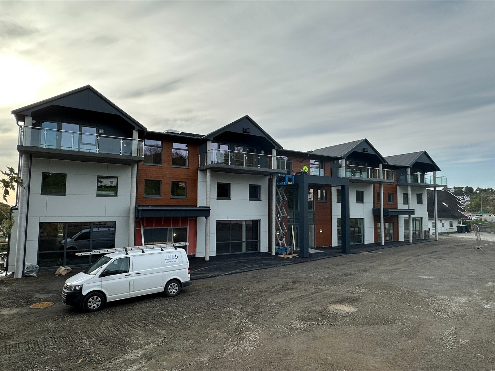 Ferdigstilt bygg - Fasade mot Vest. Galleribilde