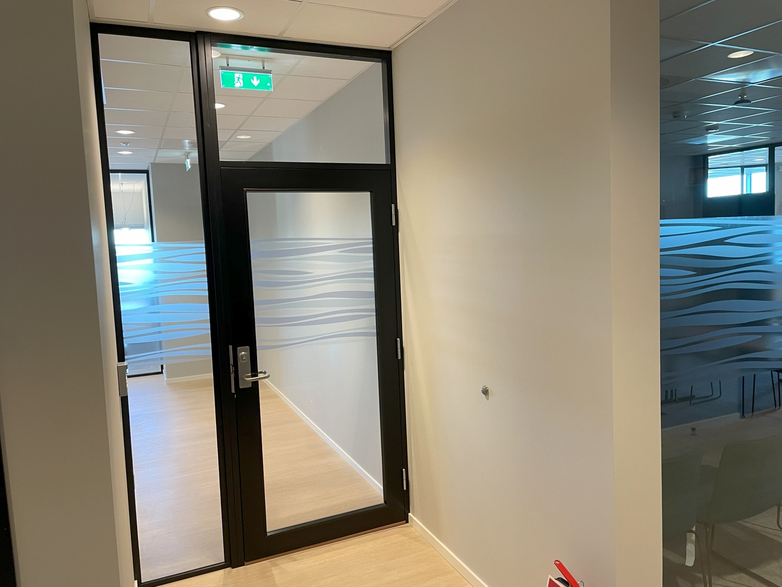 Inngangsparti til kontorene, Selvsagt med låsbar dør. Galleribilde