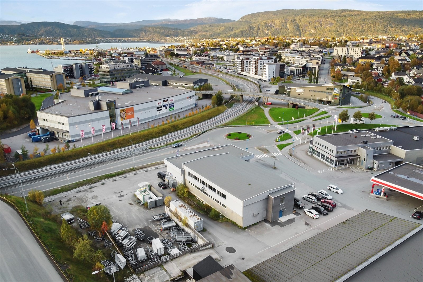 Verkstedveien 2 - sentral beliggenhet og nærhet til kai, jernbane og veinettverk Galleribilde