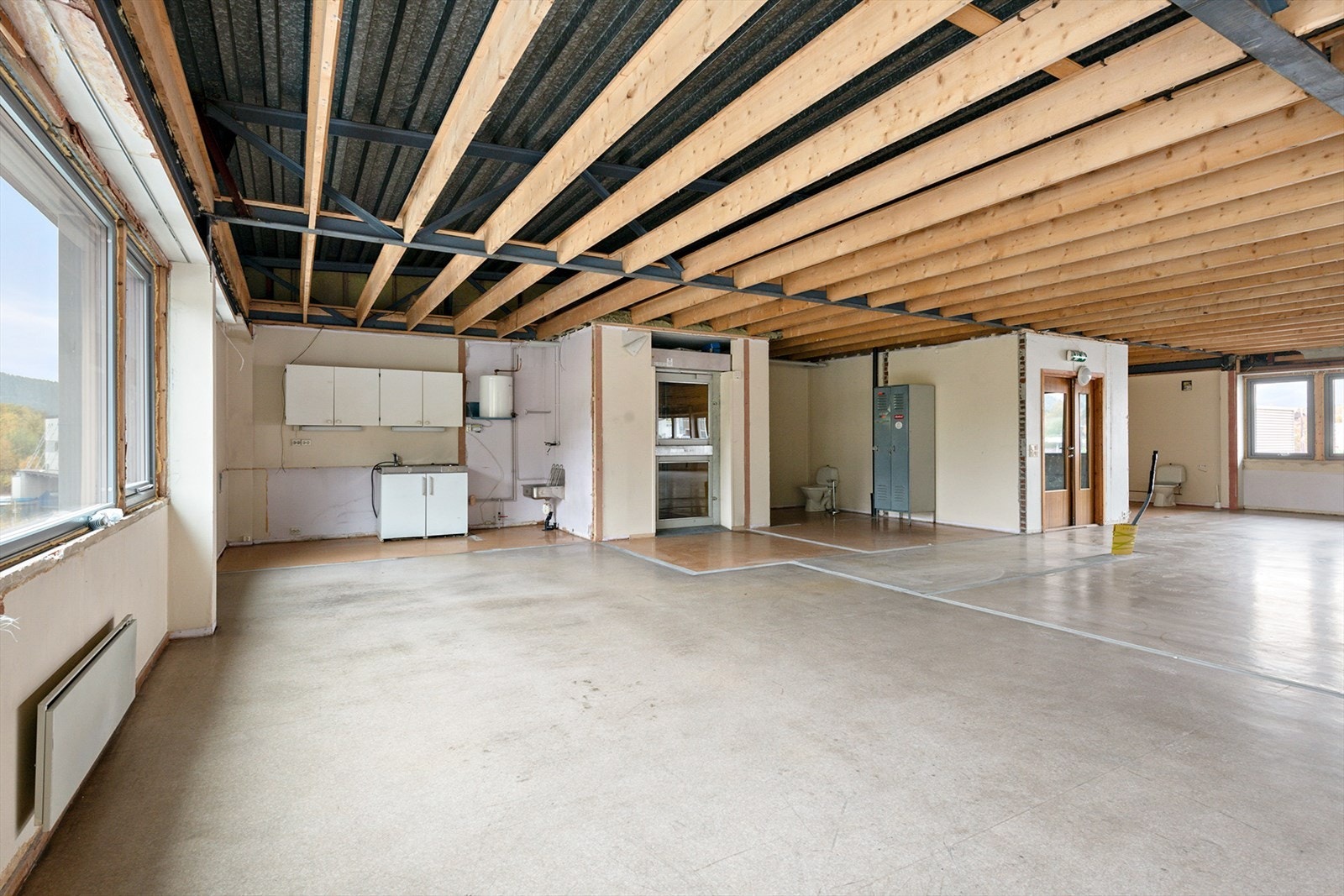 Verkstedveien 2 - disponibelt areale i 2.etasje. Røropplegg for kjøkken og bad som tidligere plassert Galleribilde