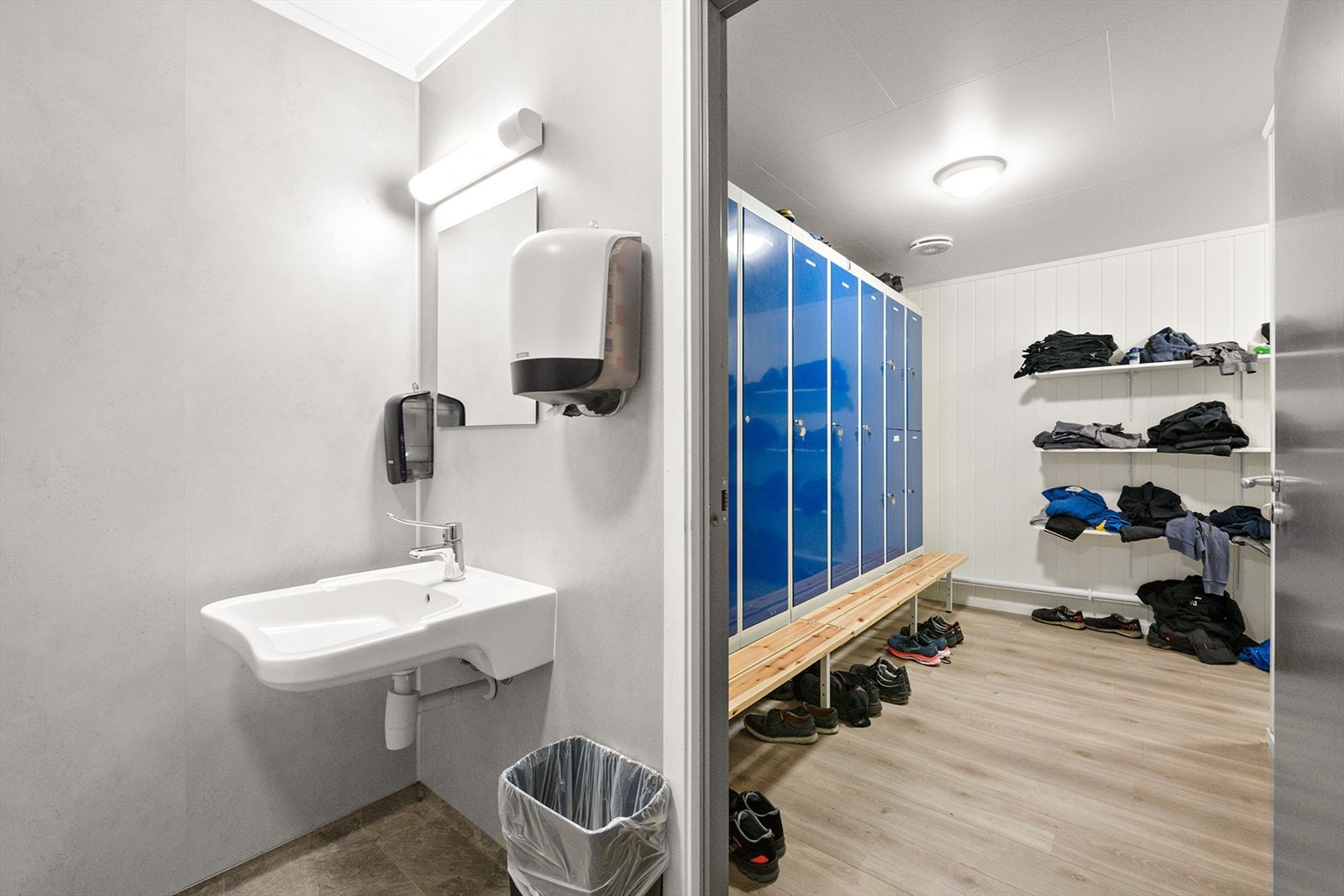 Verkstedveien 2 - garderobe Galleribilde