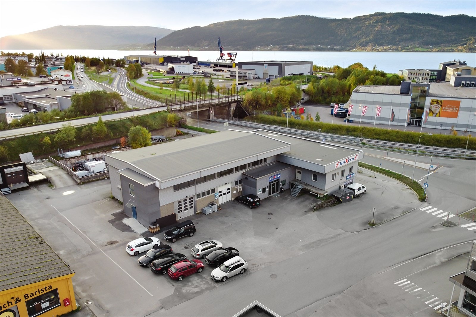 Verkstedveien 2 - romslig tomt og godt med parkeringsmuligheter Galleribilde