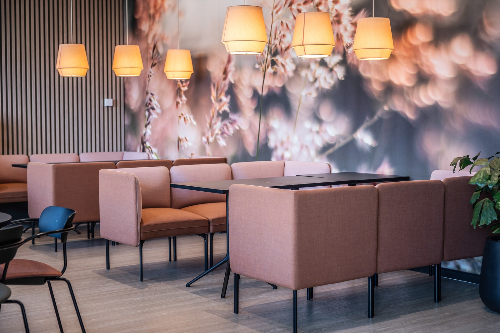 Mange hyggelige sitteområder for å spise lunsj eller ta et møte Galleribilde