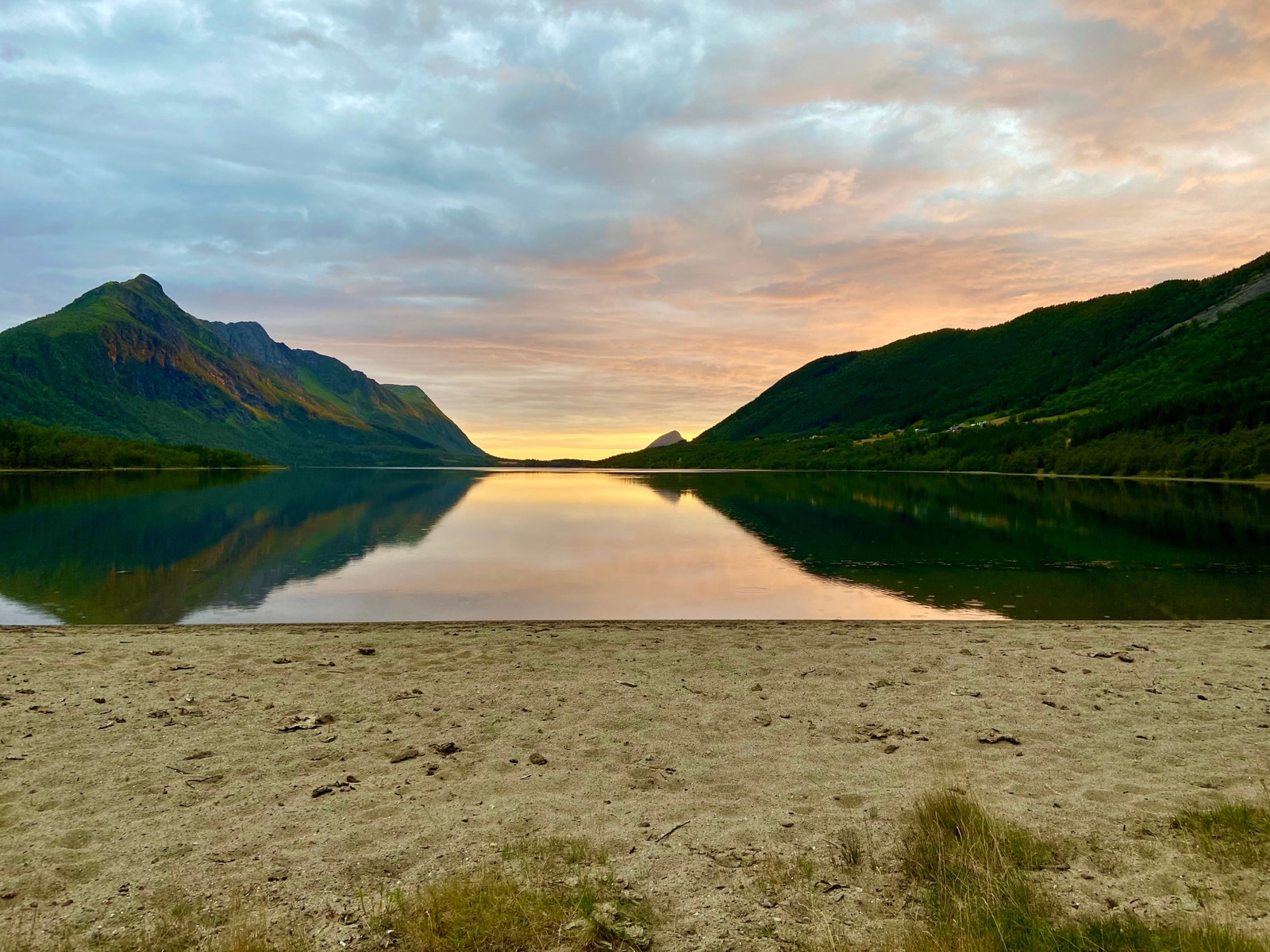 Nærområde - Markvatnet i gangavstand, her kan du leie båt, grille, bade og fiske Galleribilde