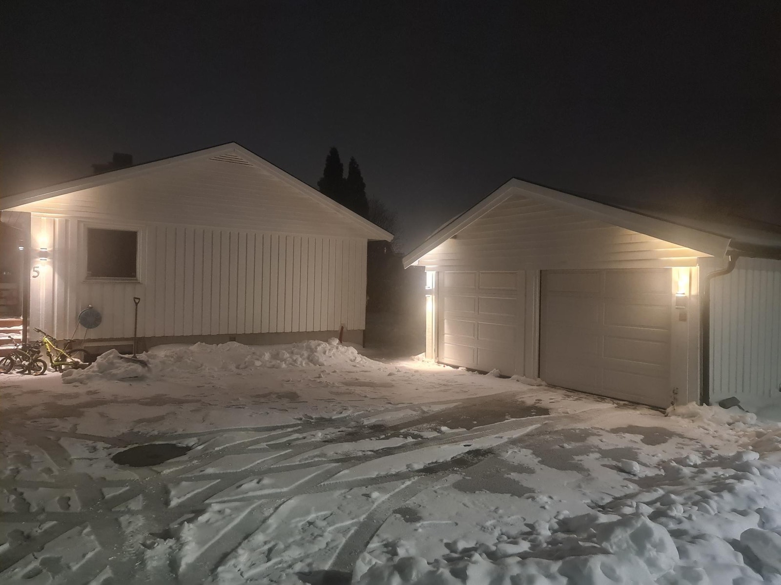 Hus fra utsiden Galleribilde