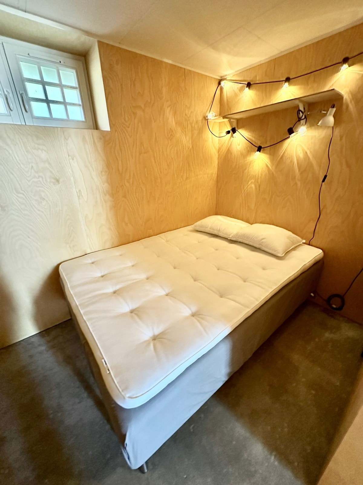 Sovealkove med 140cm seng Galleribilde