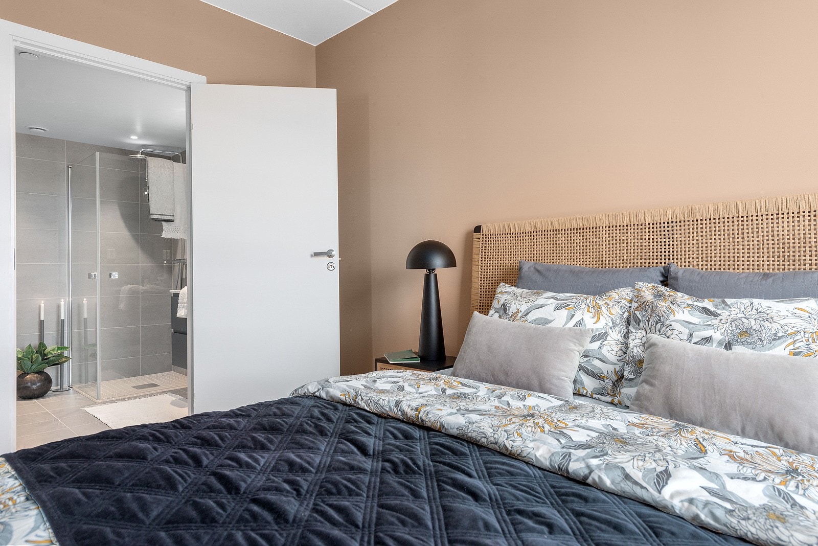 Soverom med privatisert bad Galleribilde