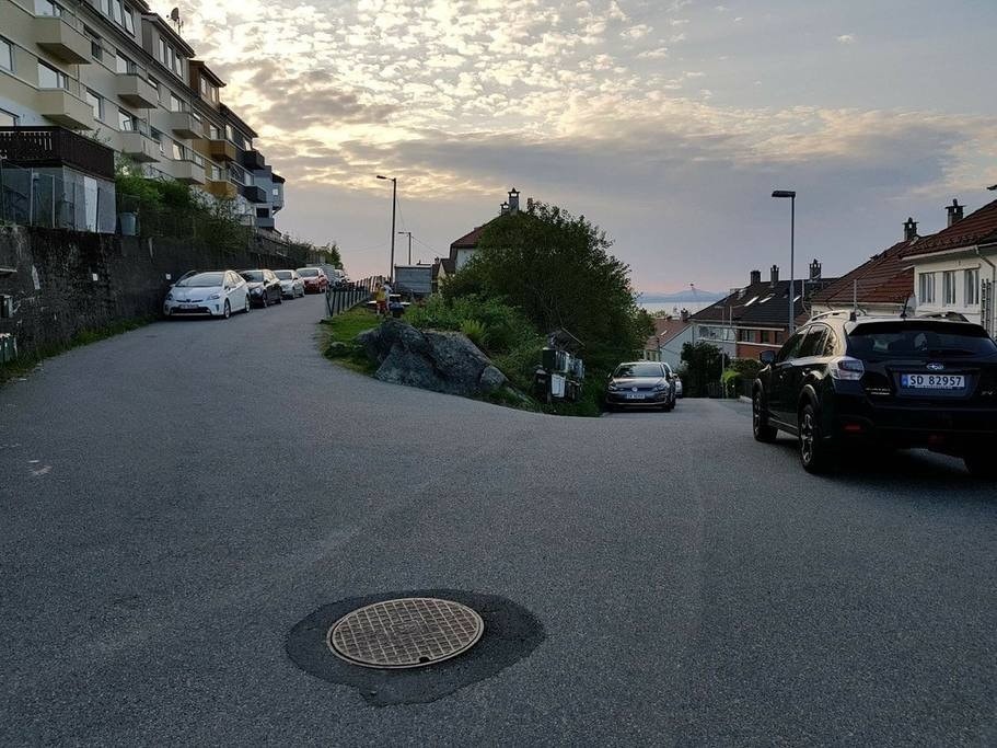 Veien rett utenfor, leiligheten ligger i en blindgate Galleribilde