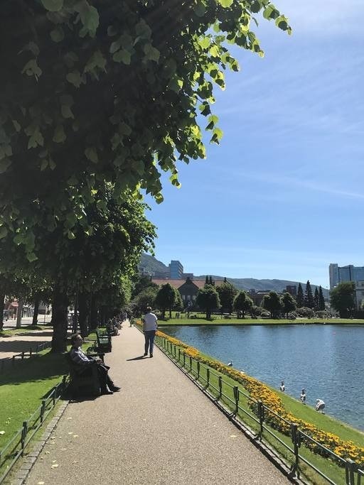 25 min å gå til festplassen midt i sentrum Galleribilde