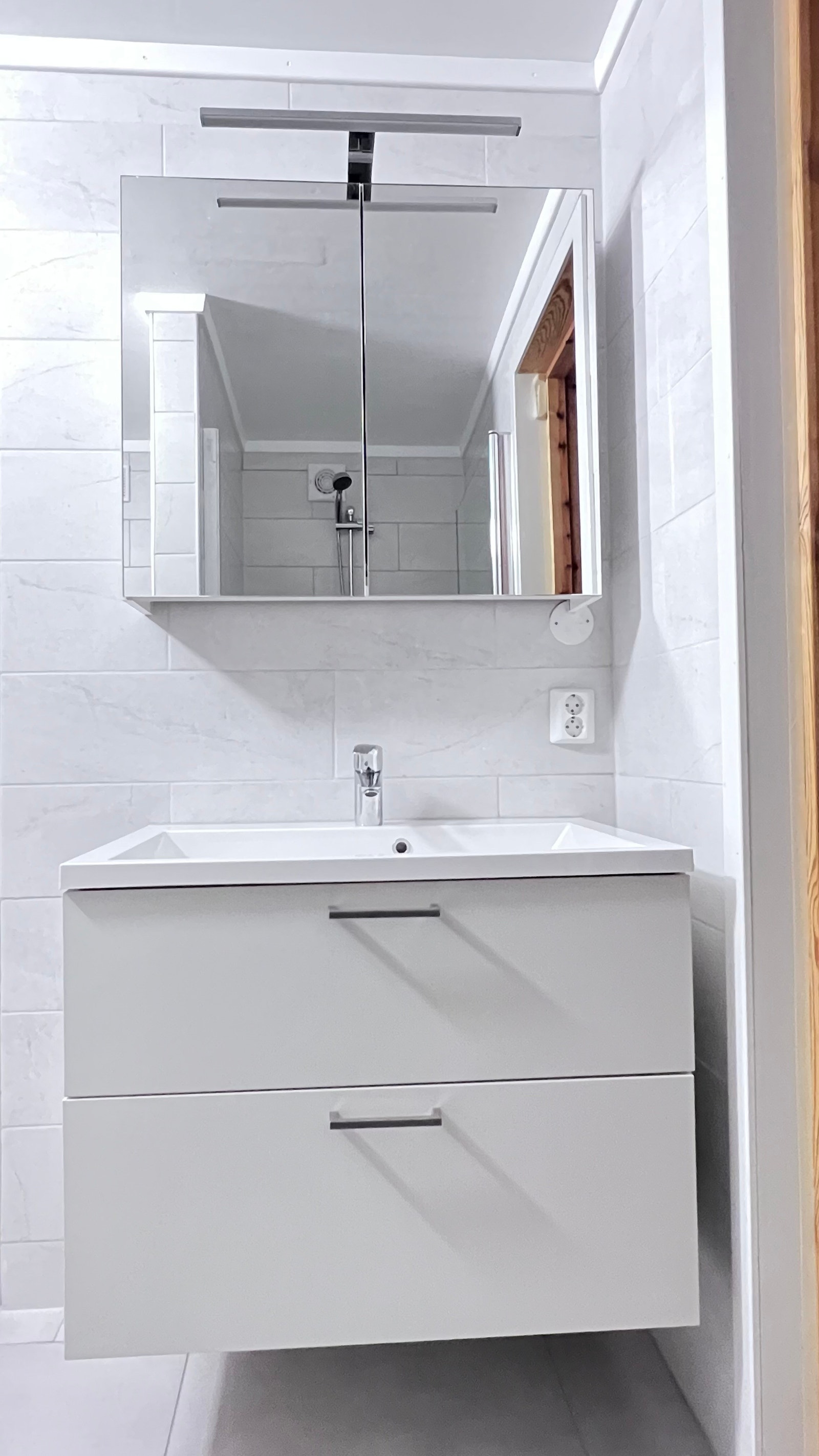 Bad vask med speil Galleribilde