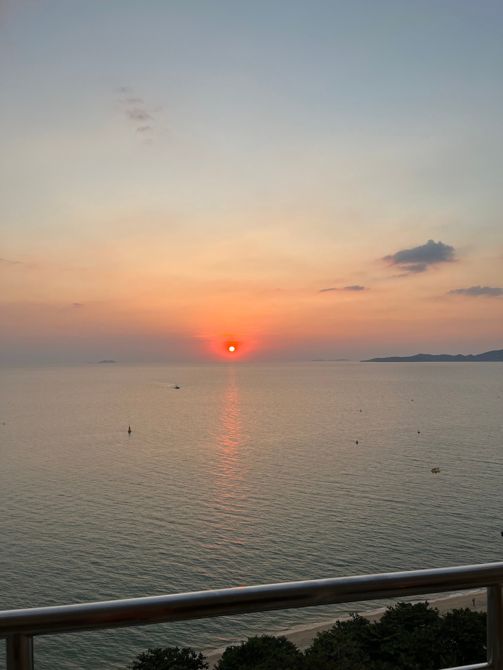 Solnedgang fra stor leilighet Galleribilde