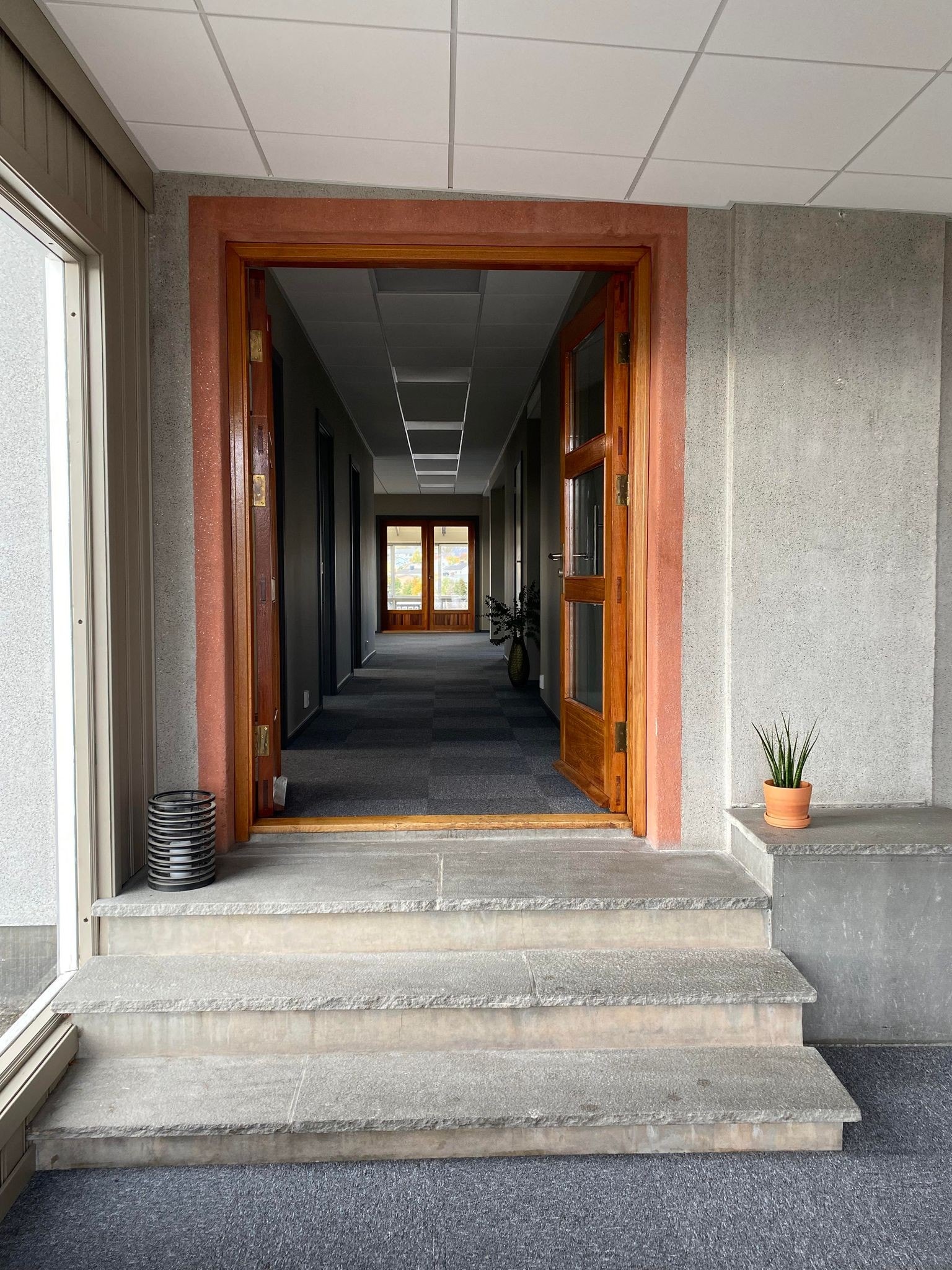 Romslig inngangsparti Galleribilde