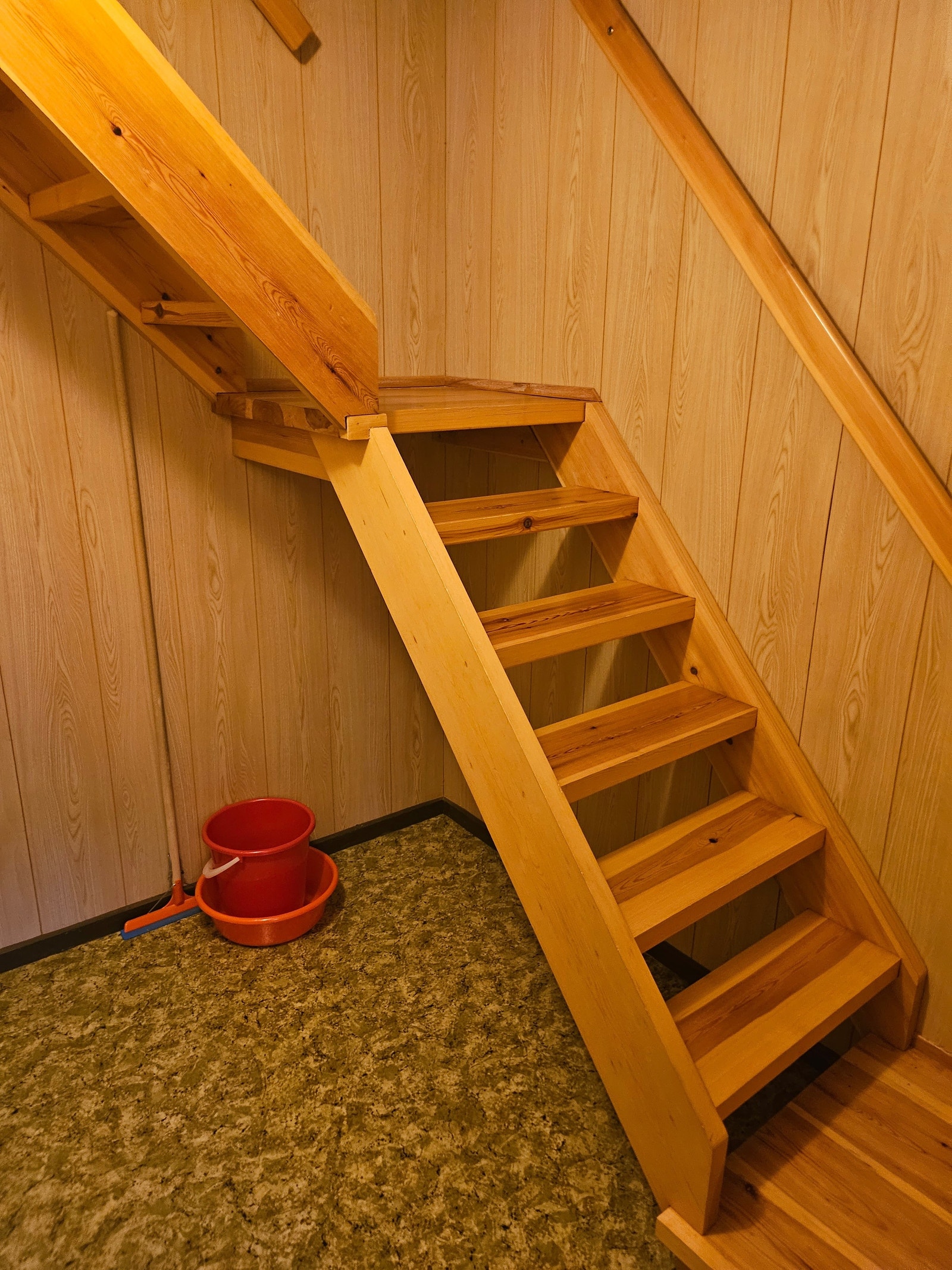 trapp te 2 etg Galleribilde