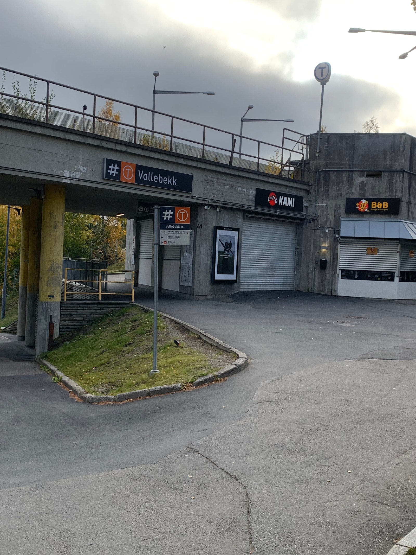 Vollebekk T-bane stasjon Galleribilde