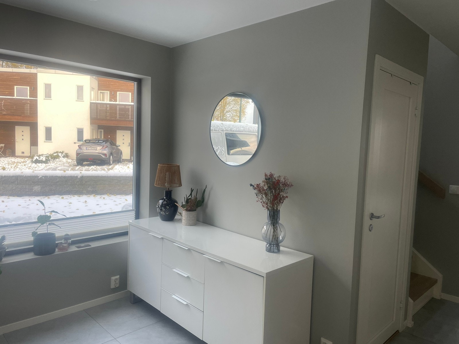 Gang og dør til bod Galleribilde