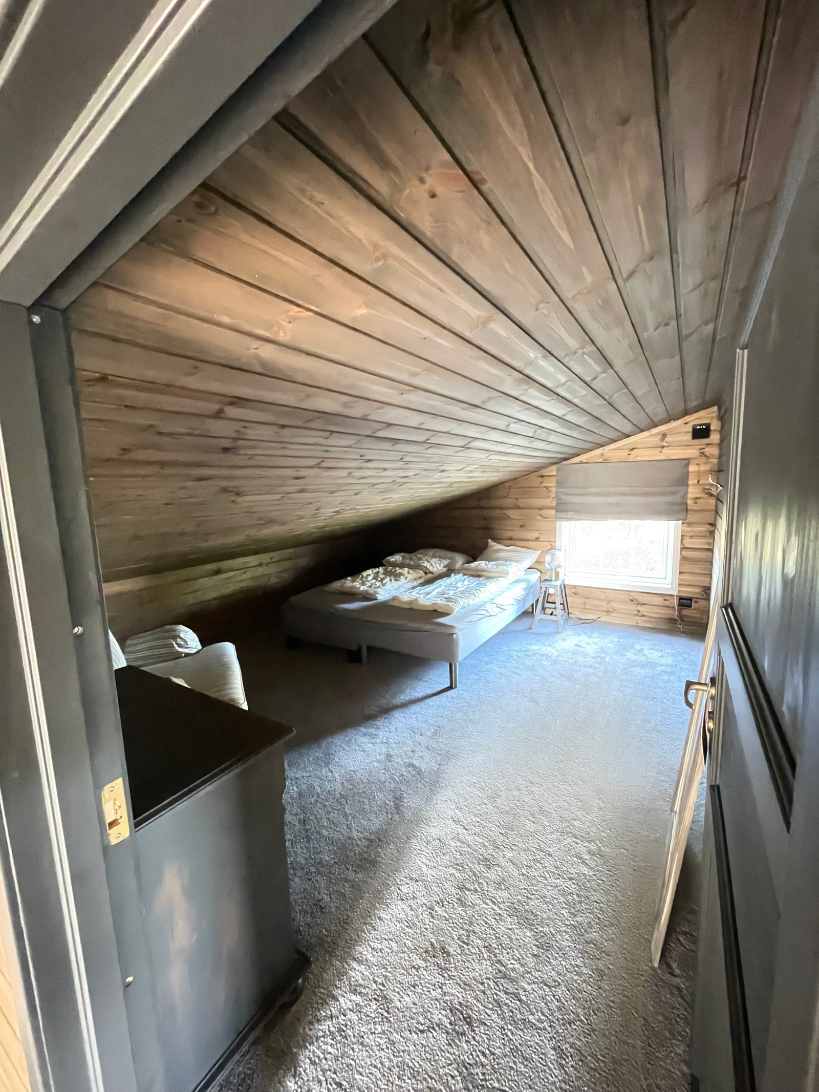 Soverom i 2.etg med dobbeltseng Galleribilde