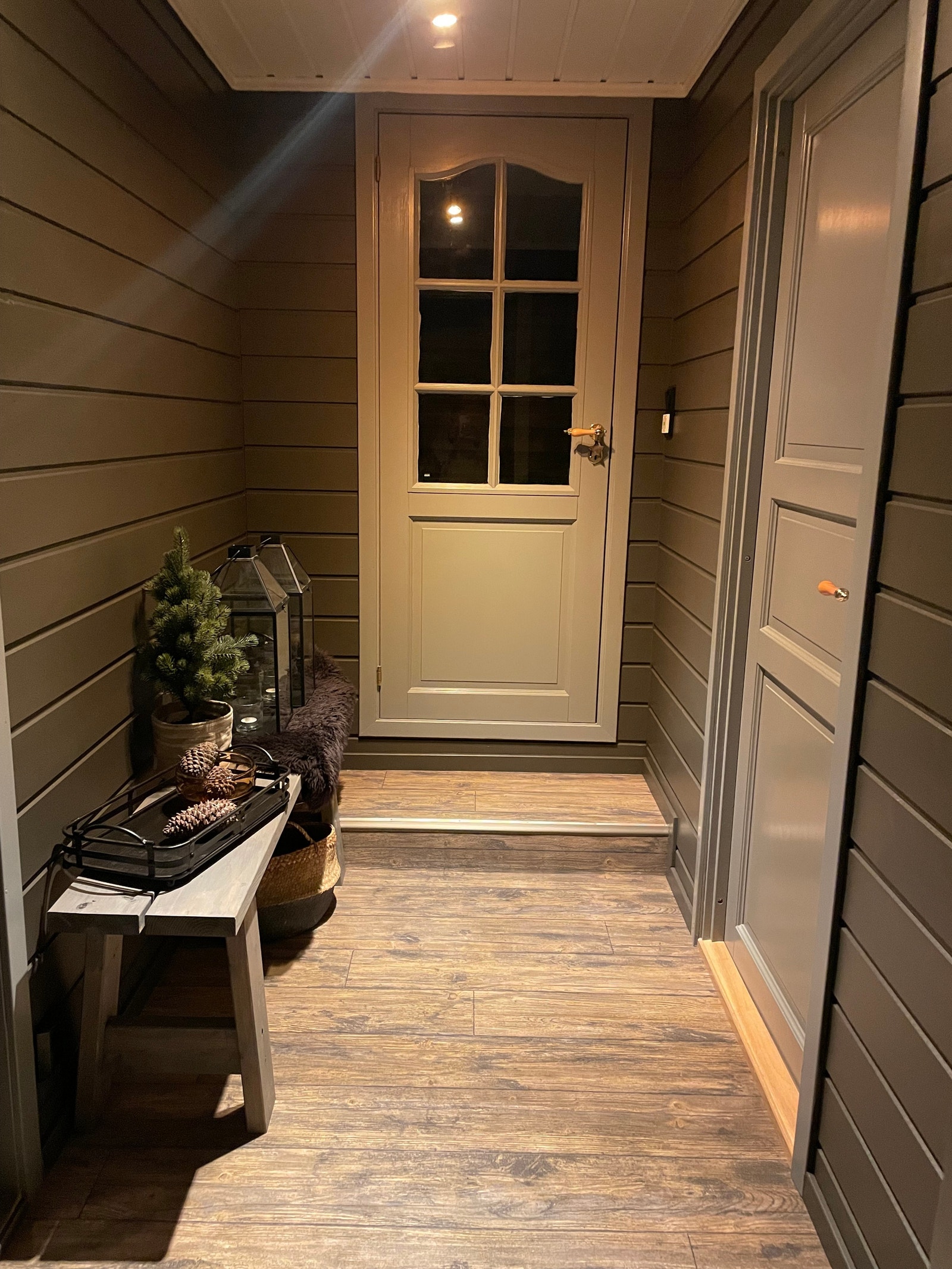 Mellomgangen fra stue til soverom og bad Galleribilde