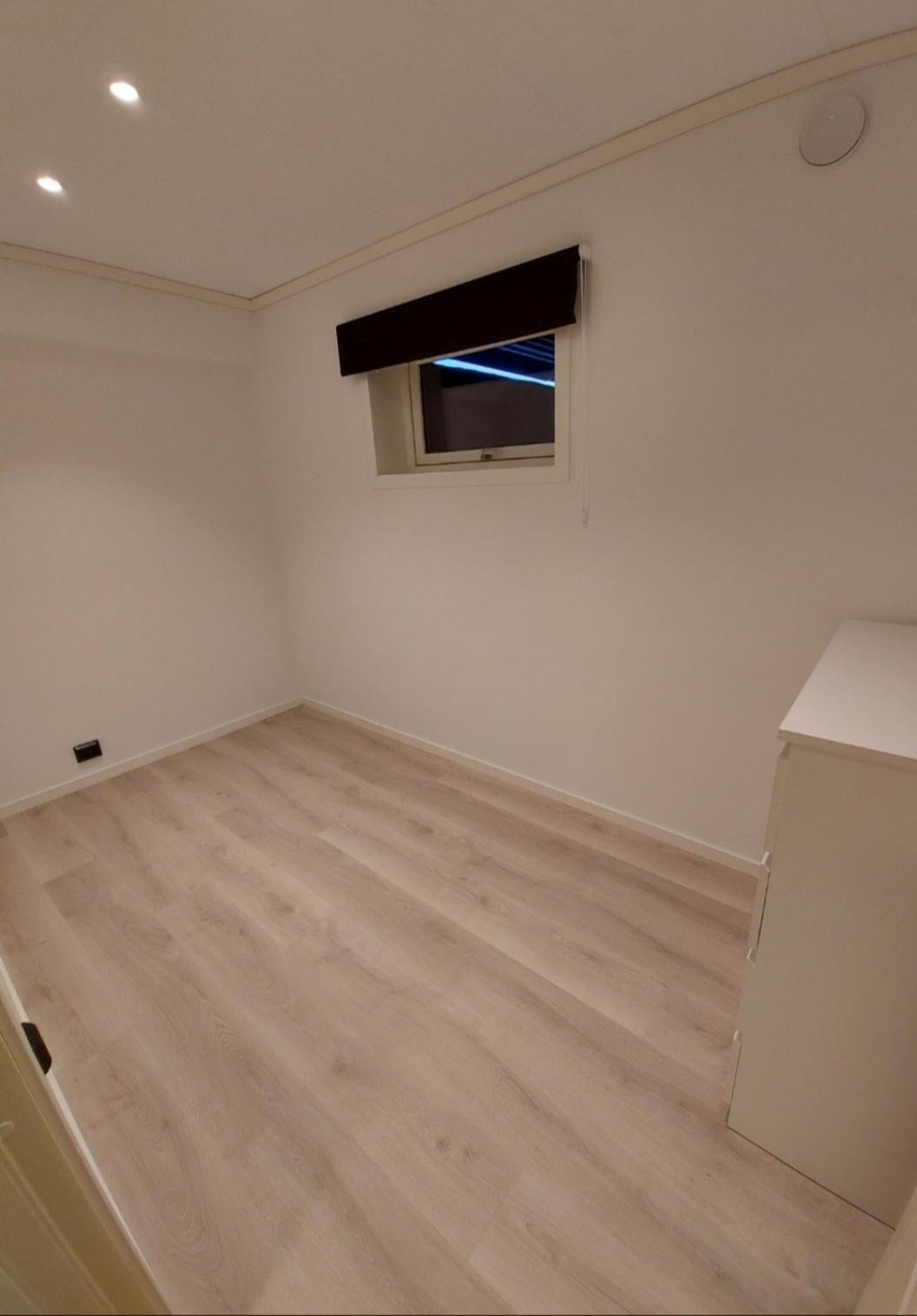 Gjesterom/kontor/div.rom. Avvik fra bildet, her er klesskap, ikke kommode Galleribilde