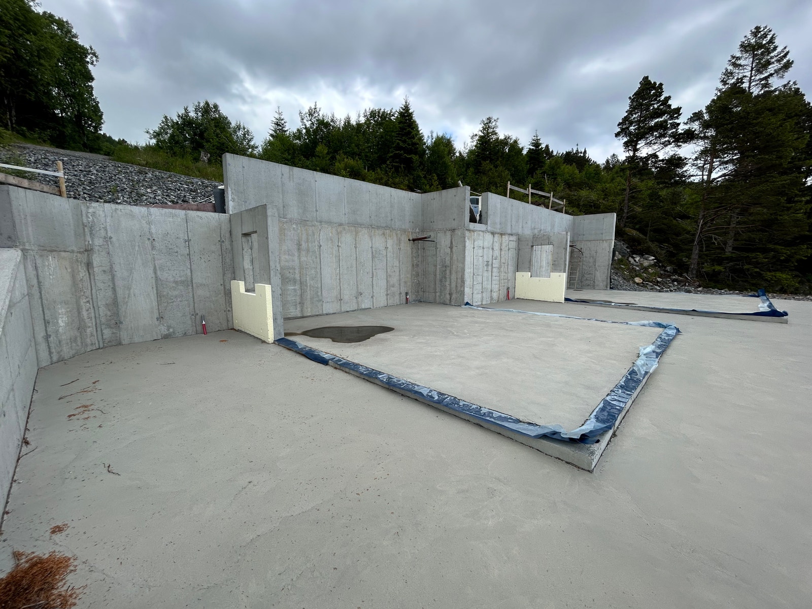 Innvendige og utvendige betongplater ferdige Galleribilde