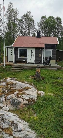 Hytta sett sørfra Galleribilde