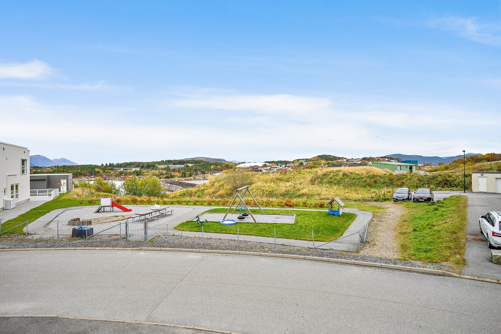 Lekeplass i umiddelbar nærhet Galleribilde