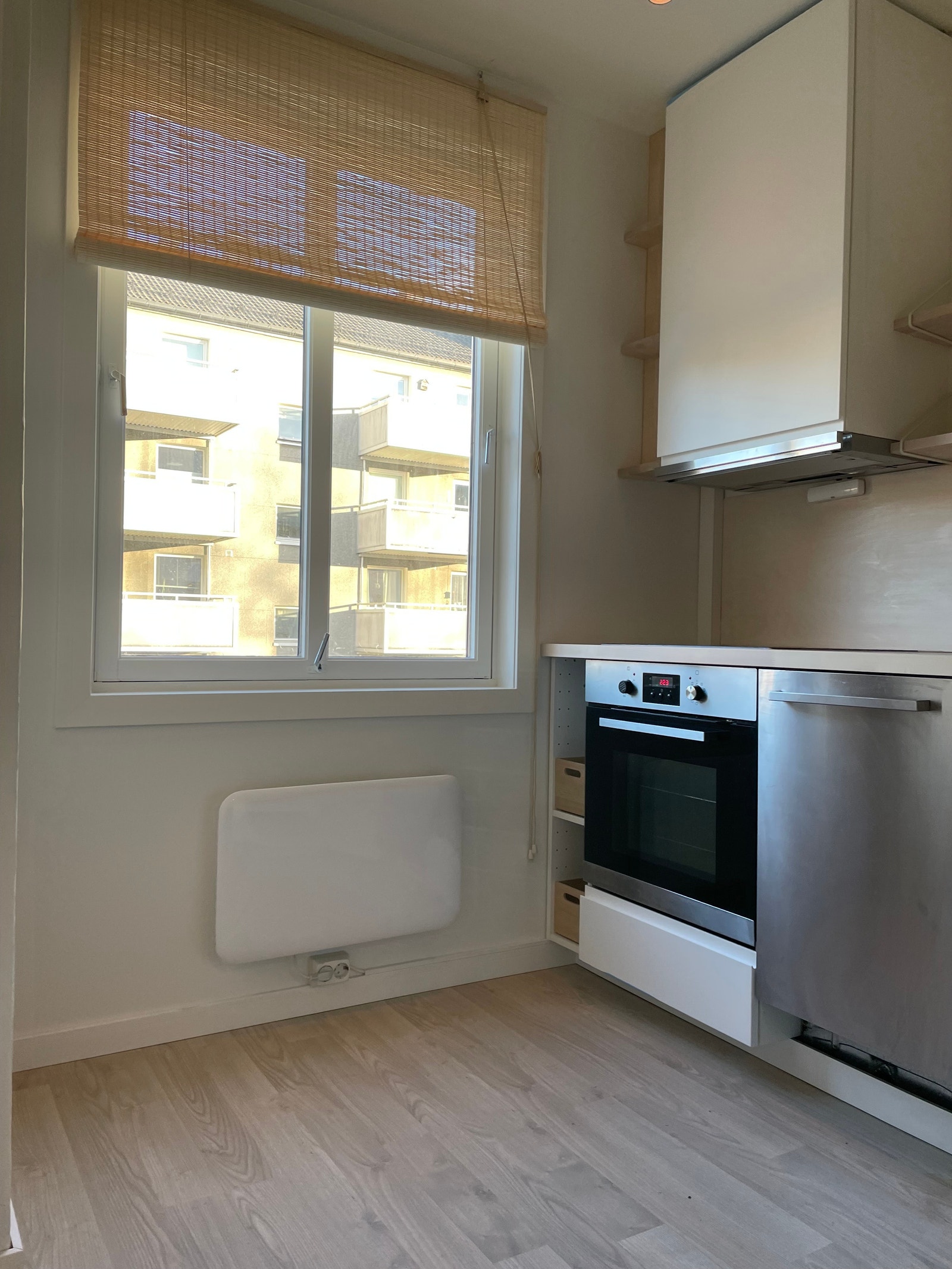 Kjøkken med oppvaskmaskin Galleribilde