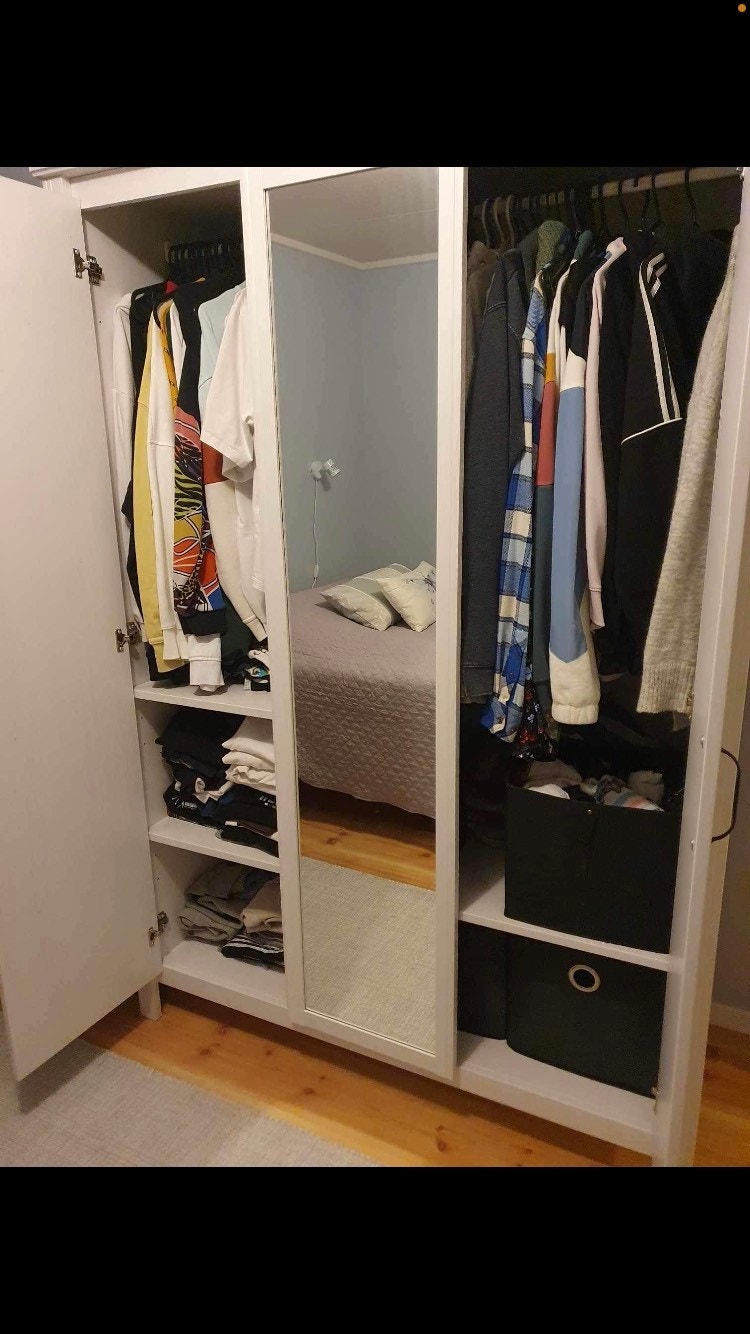 Klesskap på soverom Galleribilde