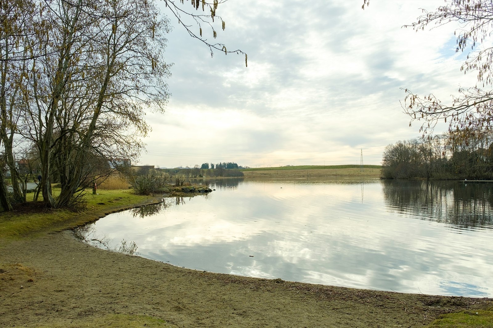 Tunheimgarden ligger like i nærheten av det flotte turområdet "Tjødnå" Galleribilde