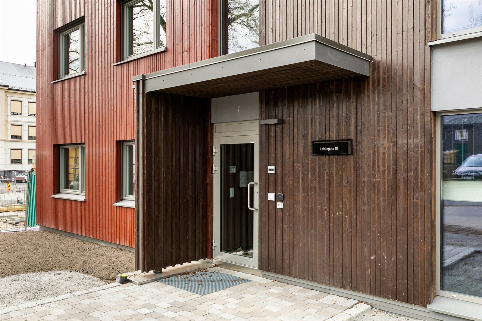 Inngangsparti med porttelefon Galleribilde