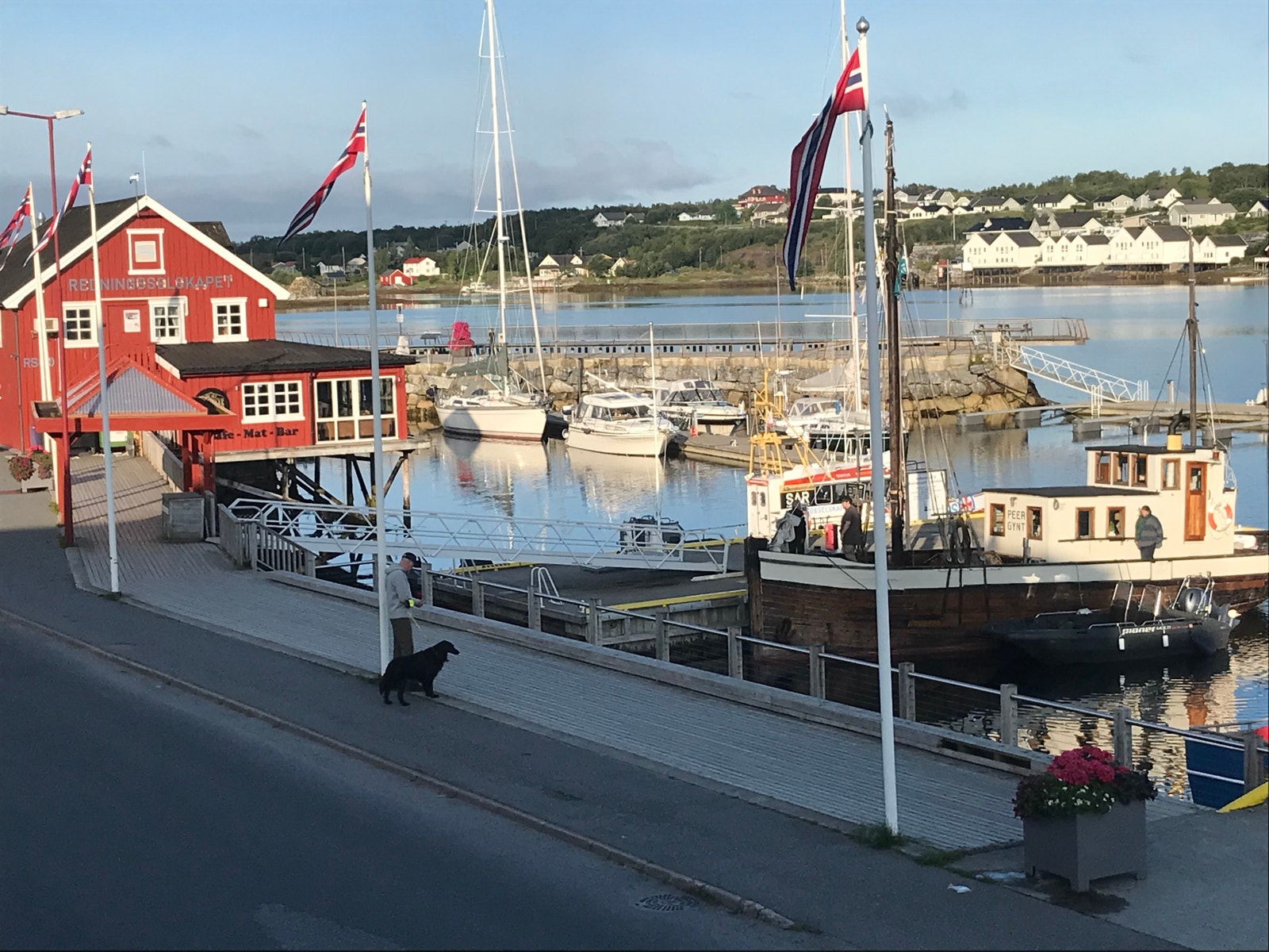 Sommerbilde av veteranbåten Peer Gynt Galleribilde