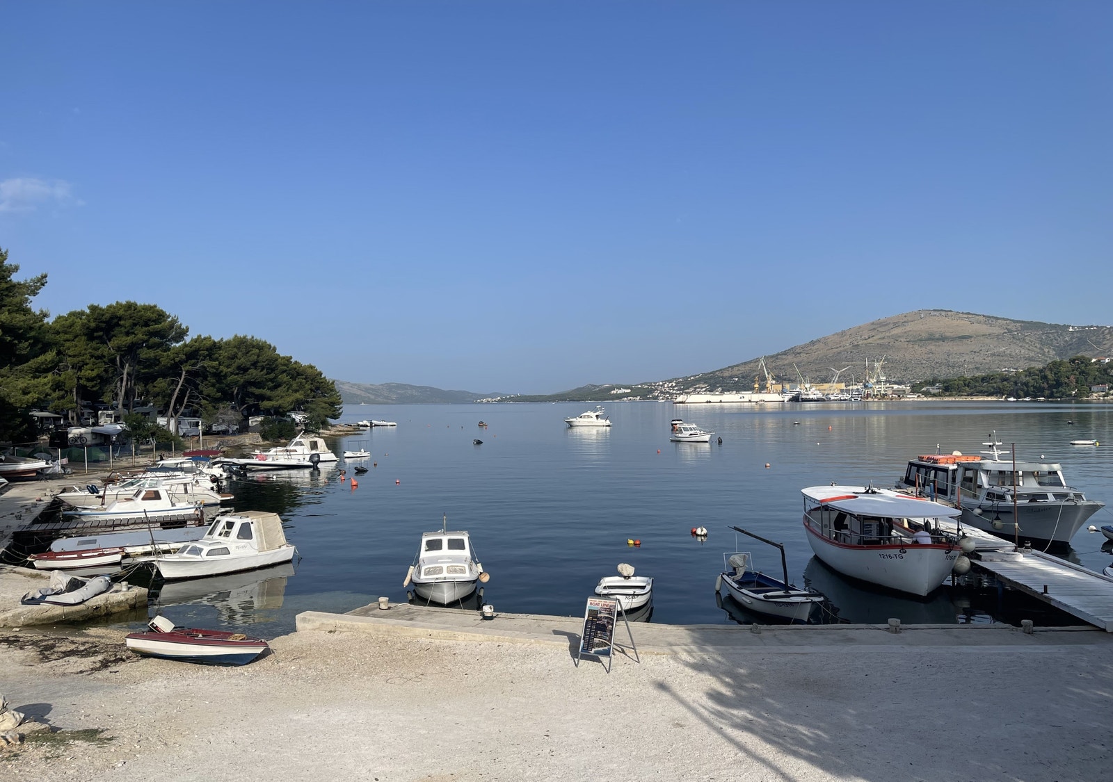 Saldun Bay, rett nedi gata Galleribilde