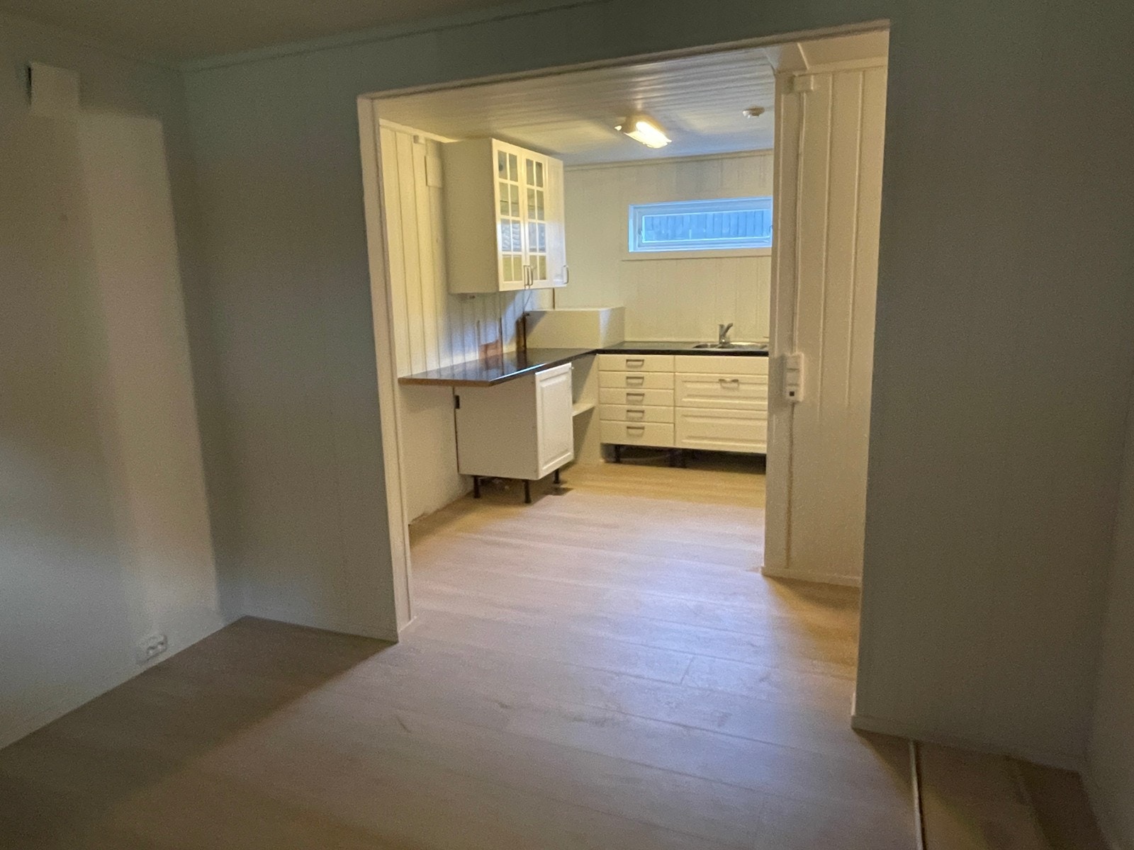 Kjøkken sett fra stue Galleribilde