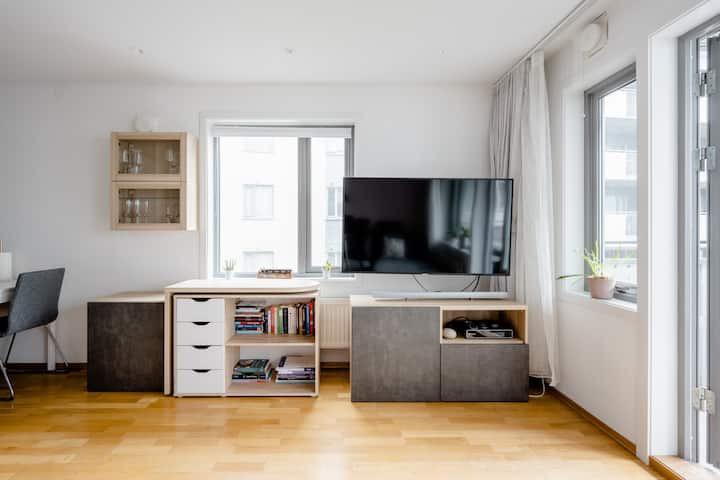 TV, skap og kontor Galleribilde