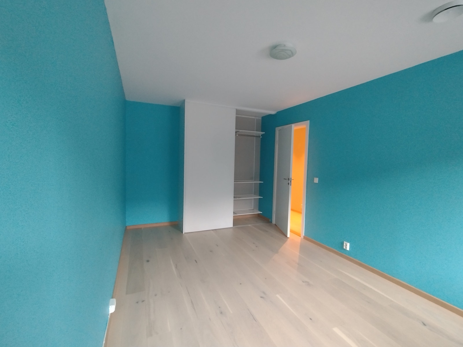 stort soverom #2 i 1 etasje Galleribilde