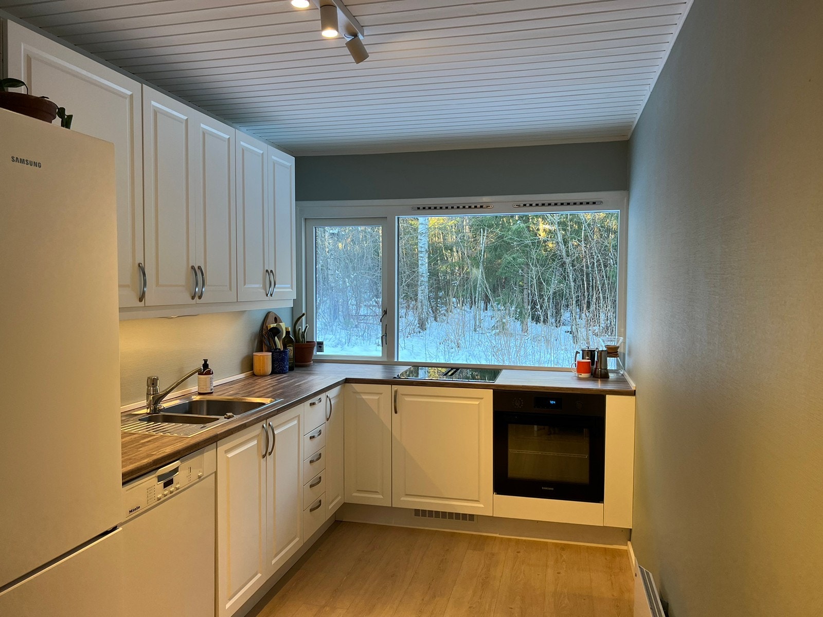 Flott utsikt fra kjøkkenet Galleribilde