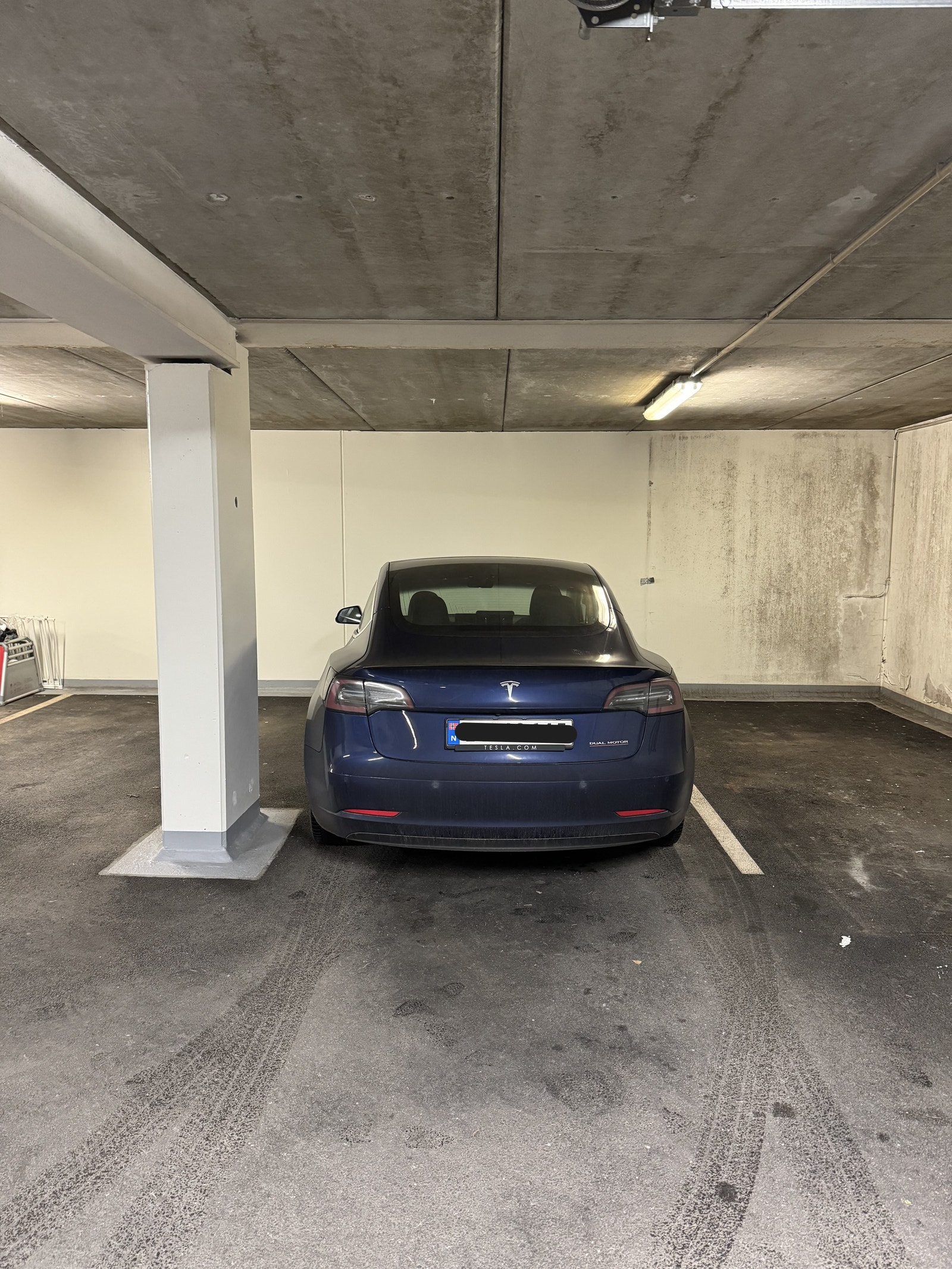 Parkeringsplass nr 14: Solgt Galleribilde