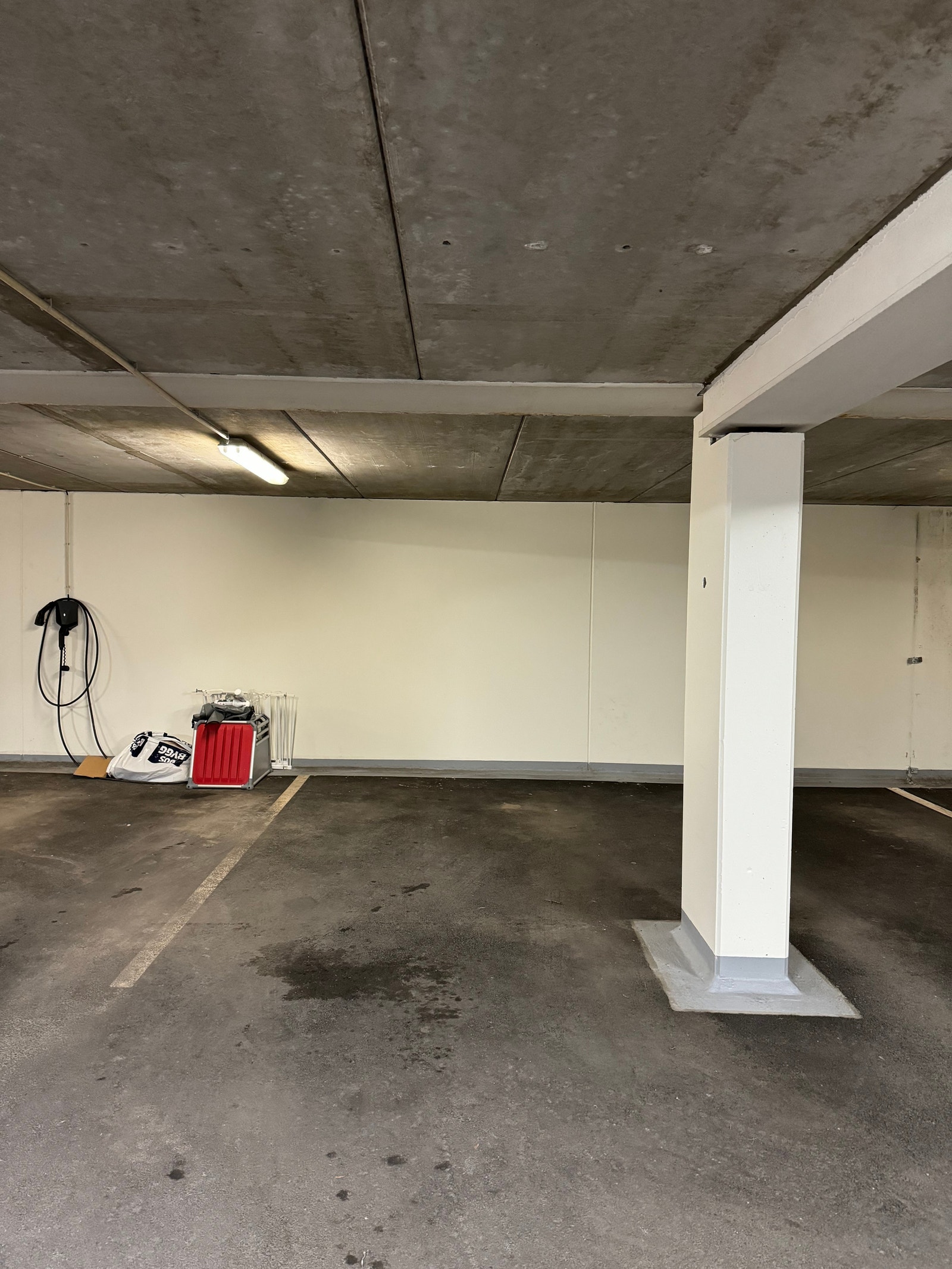 Parkeringsplass nr 13: Solgt Galleribilde