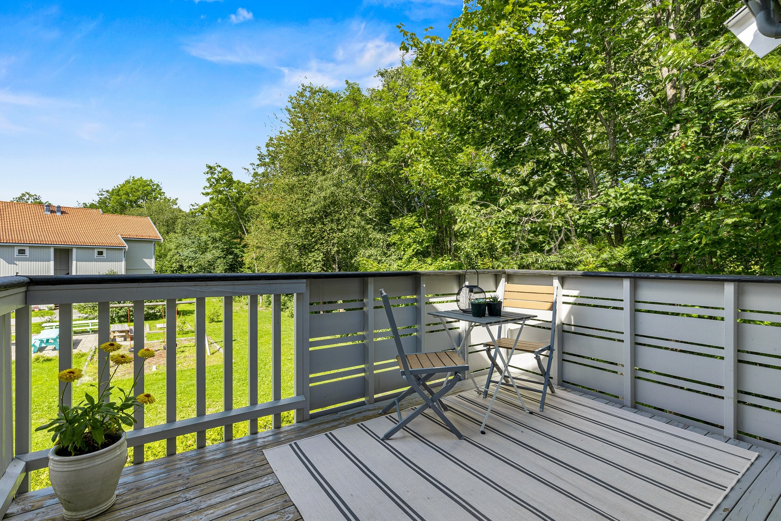 Verandaen har fått ny platting Galleribilde