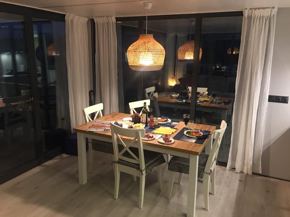 Spisebord med 6 plasser Galleribilde